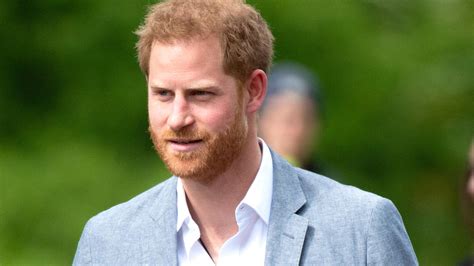 The duke of sussex, who currently resides with his wife in california, is expected to return soon to the united kingdom for the unveiling of a statue of his late mother on what would have been her 60th. Prinz Harry spricht über den Tod seiner Mutter Diana