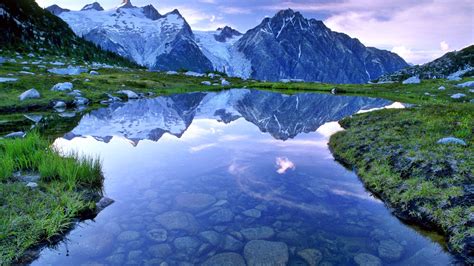 Beautiful Lake And Mountain Landscape Wallpapers Hd