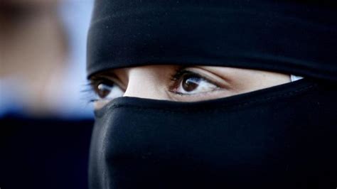 بنا به قرآن آیا حجاب اجبار دینی است یا زنان اختیار انتخاب دارند؟ Bbc