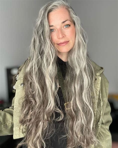 Long Silver Hair Long Gray Hair Older Women Hairstyles Messy