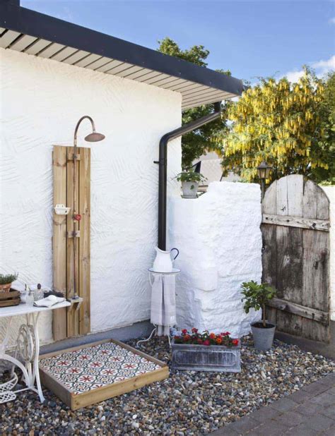 Stunning Outdoor Showers That Will Leave You Invigorated