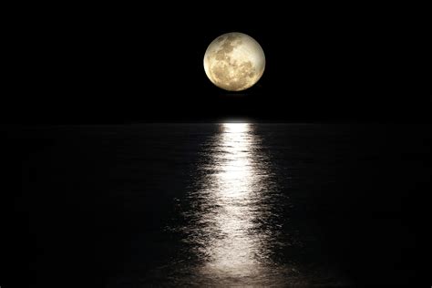 1360x768 Dark Night Moon Reflection In Sea 5k Laptop Hd Hd 4k