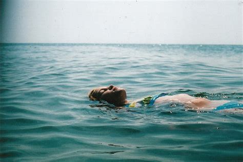 12 Ways To Know Youre A Mermaid Stuck On Land
