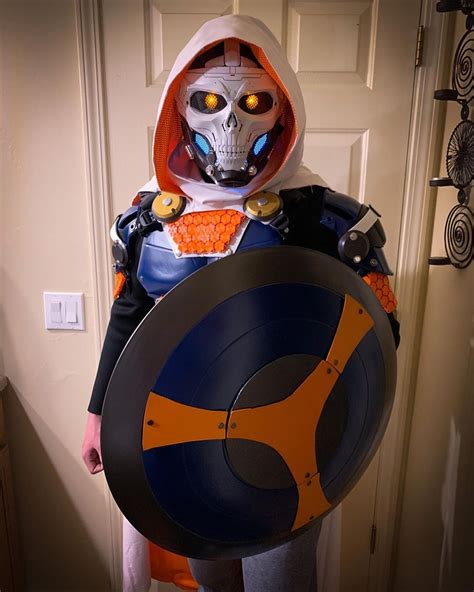 Taskmaster Cosplay With Shield “work In Progress “ Myversion Taskmastercosplay Taskmaster
