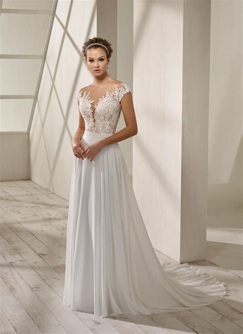 Sie wollte etwas pures, elegantes und zeitloses, das tiefe besaß. Divina Sposa-Brautkleid-A-Linie-Kollektion 2019-AUDREY ...