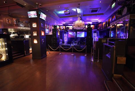 Our food philosophy embodies the principles of wholesome and organic products, and a from scratch preparation mentality. Cafe - Hard Rock Cafe - Event Venue Hire - Tagvenue.com