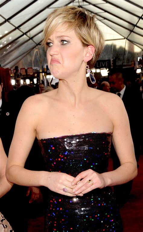 Jennifer Lawrence 6 Funny Faces She Made At The Sag Awards E News