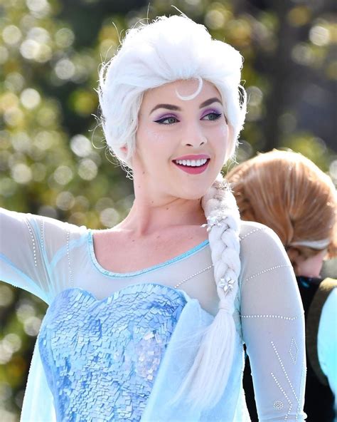 Pin By Hollie Konrady On Bling Trinks Face Characters Elsa Face