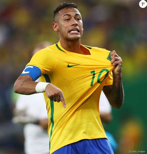 Após Levar O Ouro No Futebol Masculino Pelo Brasil Neymar Discute Com