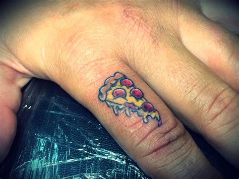 Pizza Finger Tattoo Finger Tattoos Lip Tattoos Tattoos And Piercings Glow Tattoo Tattoo Art