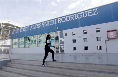 Profesores Del Liceo Jorge Alessandri Se Declaran En Estado De Alerta