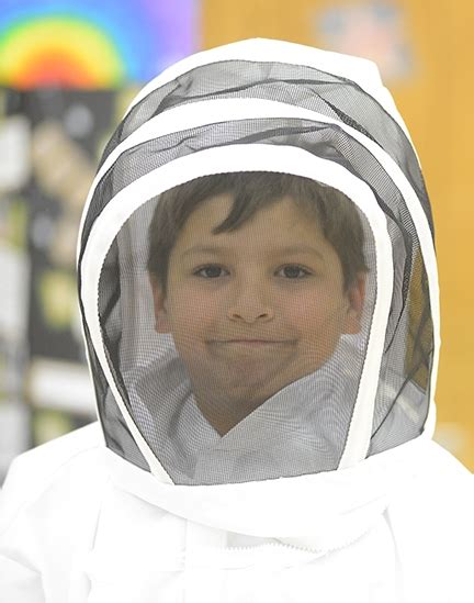 Its All The Buzz 4 Hers Learning How To Keep Bees Bug Squad Anr Blogs