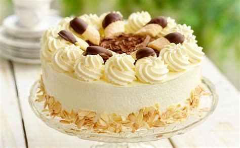 Entdecke einfache klassiker und versuche dich selbst an oma's lieblingsrezepten. Klassische Malakofftorte | Rezept in 2020 | Kuchen ideen ...