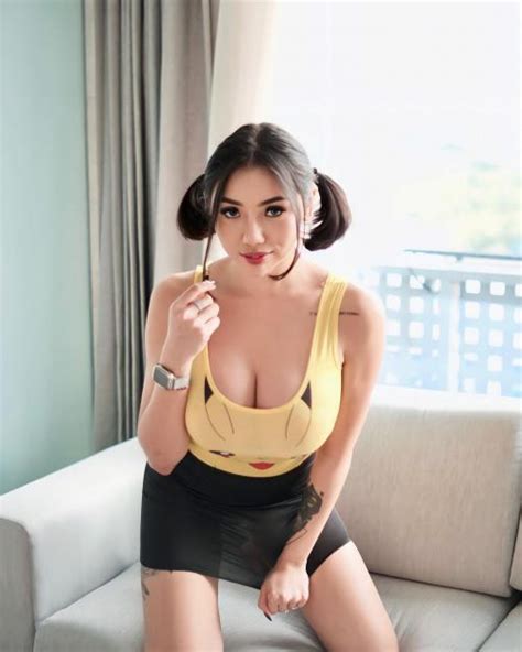 Potret Meli Gp Model Cantik Yang Sering Bikin Netizen Resah