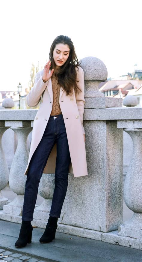 Fashion Blogger Veronika Lipar Of Brunette From Wall Street Dressed In
