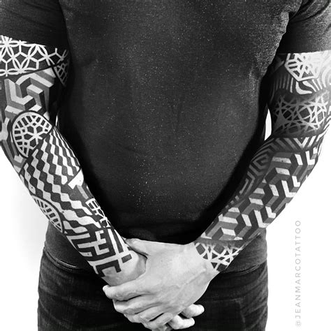 Tatuajes Geometricos Y Dotwork Por Jeanmarco En Madrid
