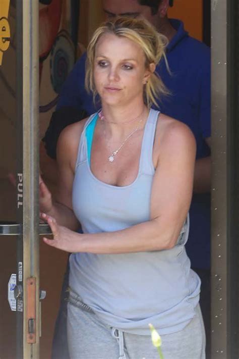 Britney Spears Flaunts Super Skinny Waistsee The Pic E Hot Sex Picture