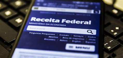 Os contribuintes devem acessar o site da receita federal para conferir se a declaração do imposto de renda foi liberada. Jornal Somos - Imposto de Renda 2020: primeiro lote da ...