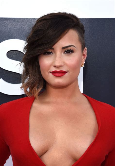 Demi Lovato At 2014 Mtv Video Music Awards Celebzz Celebzz