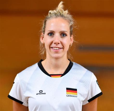 Pass Panne Kostet Volleyballerin Poll Usa Reise Mit Team Welt