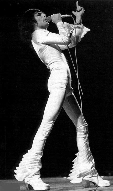 Freddie Mercury Live At Hammersmith 1975 Queen Freddie Mercury In
