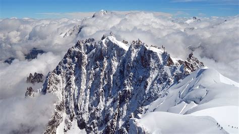 Le Mont Blanc La Plus Haute Montagne De France A De Nouveau Rétréci