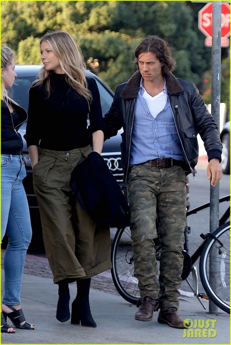 Gwyneth Paltrow And Brad Falchuk Have An Afternoon Date In La Photo
