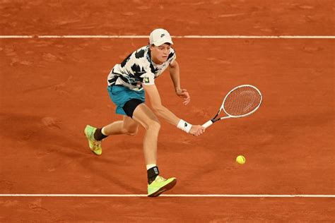 At the 2020 french open, he became the youngest quarterfinalist in the men's singles event since novak djokovic in 2006. Jannik Sinner debutta alla grande nel tabellone del Roland ...
