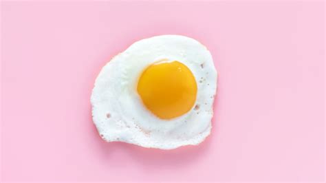 The egg whites will begin to cook immediately. How To Cook The Perfect Sunny-Side Up Eggs