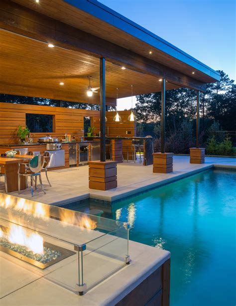 Luxury Pool With Modern Cabana Modern Pool Atlanta By Boyce