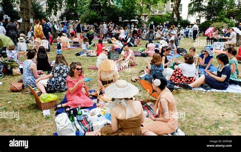 Picnic Picnics Hi Res Stock Photography And Images Alamy