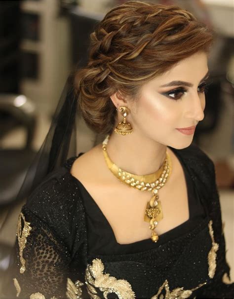 Pin By Laa لاء On ℓååѕ∂ρѕℓåå Pakistani Wedding Hairstyles Pakistani Bridal Hairstyles