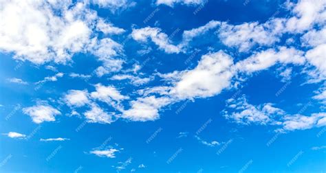 Fondo De Cielo Azul Con Nubes Puede Utilizarse Como Fondo Natural