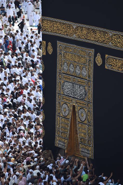 Why Do Muslims Pray Towards Mecca Qibla Direction Islamic Landmarks