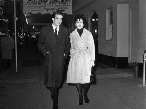 Warren Beatty Gave Joan Collins Her £7000 Engagement Ring In A Tub Of Chopped Liver The