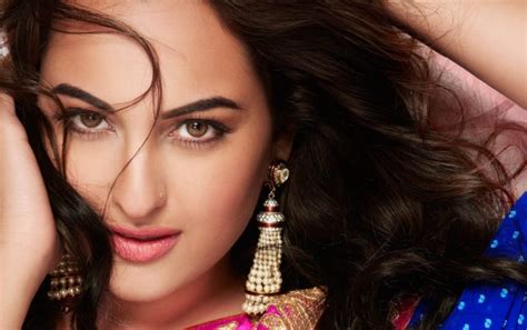 Sonakshi Sinha Indian Actress Bollywood Babe Model 74 Wallpapers Hd Desktop And Mobile