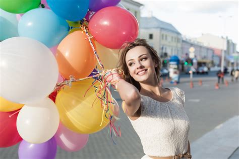 Balloons City Girl Mood Smile Beautiful Color Happy Wallpaper