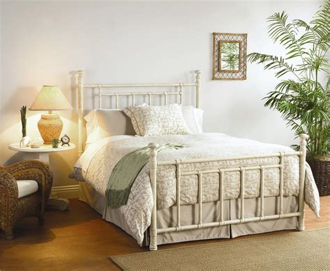 Wesley Allen Iron Beds Queen Blake Iron Poster Bed Malouf Furniture