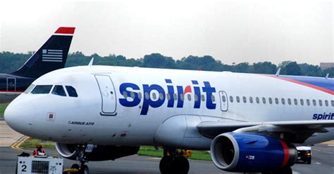 Disruptive Passenger Forces Spirit Airlines Flight To Make Emergency Landing In Houston Cbs News