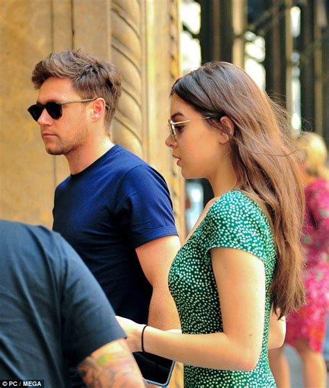 Hailee Steinfeld Makes Rare Appearance With Beau Niall Horan In Nyc Hailee Steinfeld