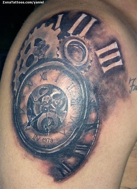 Zombie punk tattoo en el hombro. Tatuaje de Relojes, Engranajes, Hombro