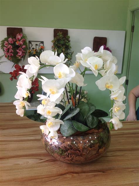 Um Lindo Arranjo Super Jardim Com Orquídeas Em Silicone Para Sua Mesa
