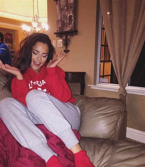 Merry Christmas Everyoneee ️ ️ Tessa Brooks Logan Paul Lazy Outfits Girl Crushes Cute Photos