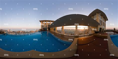 360° View Of Kuwait Rooftop Swimming Pool Alamy