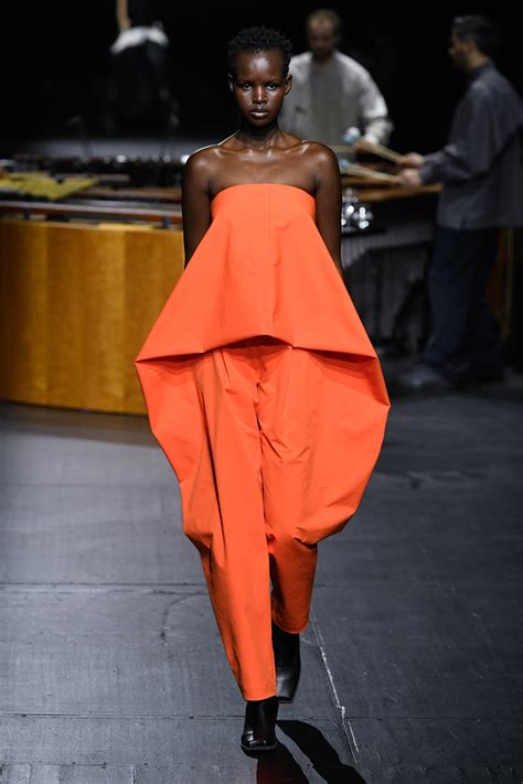 Issey Miyake Rtw Fall 2023 [photos]