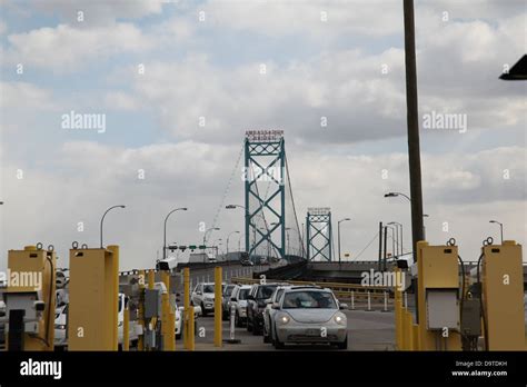 Ambassador Bridge Detroit Port Of Entry Stock Photo Alamy
