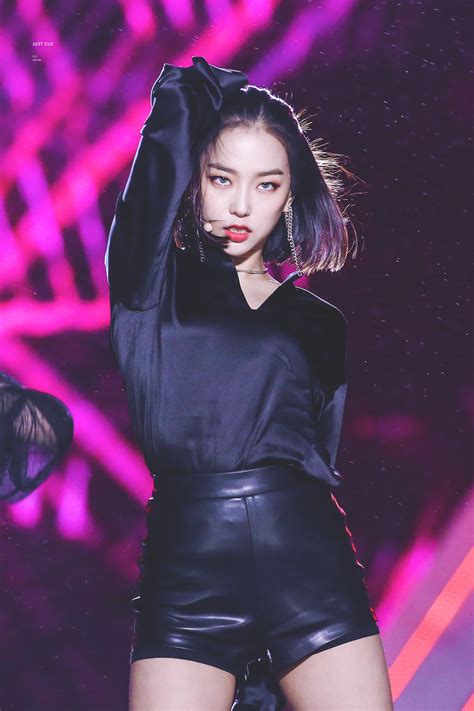 Clc Yeeun Top 10 Sexiest Female Idol Outfits Of The Month Kpopbuzz