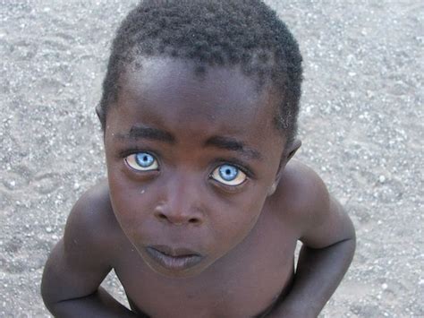 Las Fotos Mas Alucinantes Mirada De Niño Con Ojos Azules