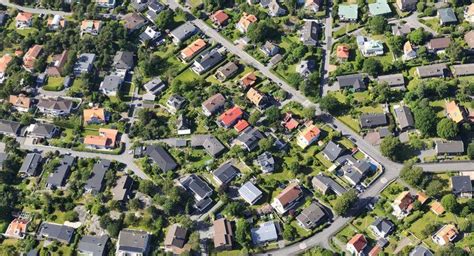 Google earth virtually scales the globe to provide astounding street and 3d views within an intuitive interface. Is It Possible to View Your House on Google Earth? | Earth ...