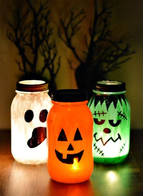 Glowing Halloween Mason Jars For Halloween Halloween Lanterns Diy